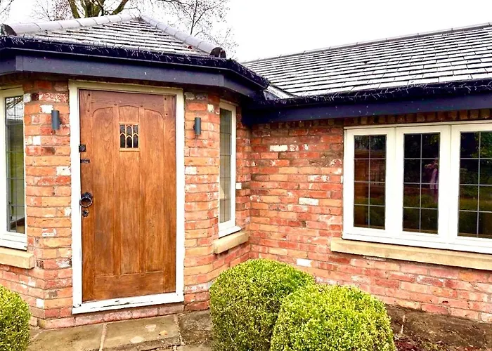 Briarwood Nr Manchester Airport/Wilmslow