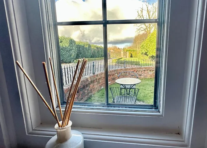 Briarwood Nr Manchester Airport/Wilmslow