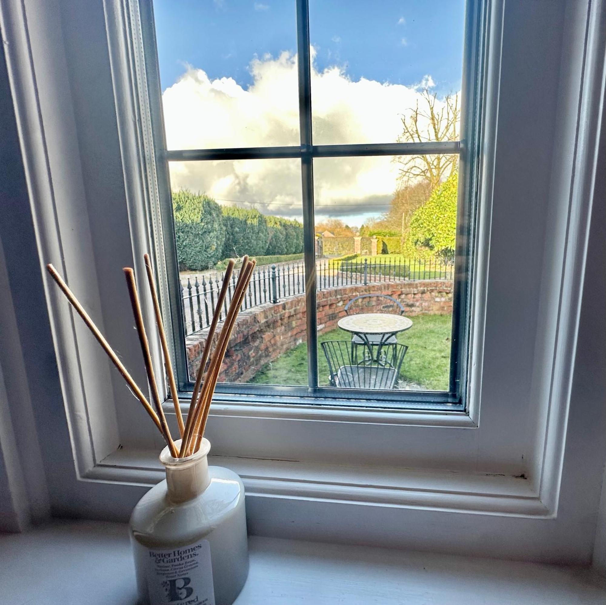 Briarwood Nr Manchester Airport/wilmslow Holiday home