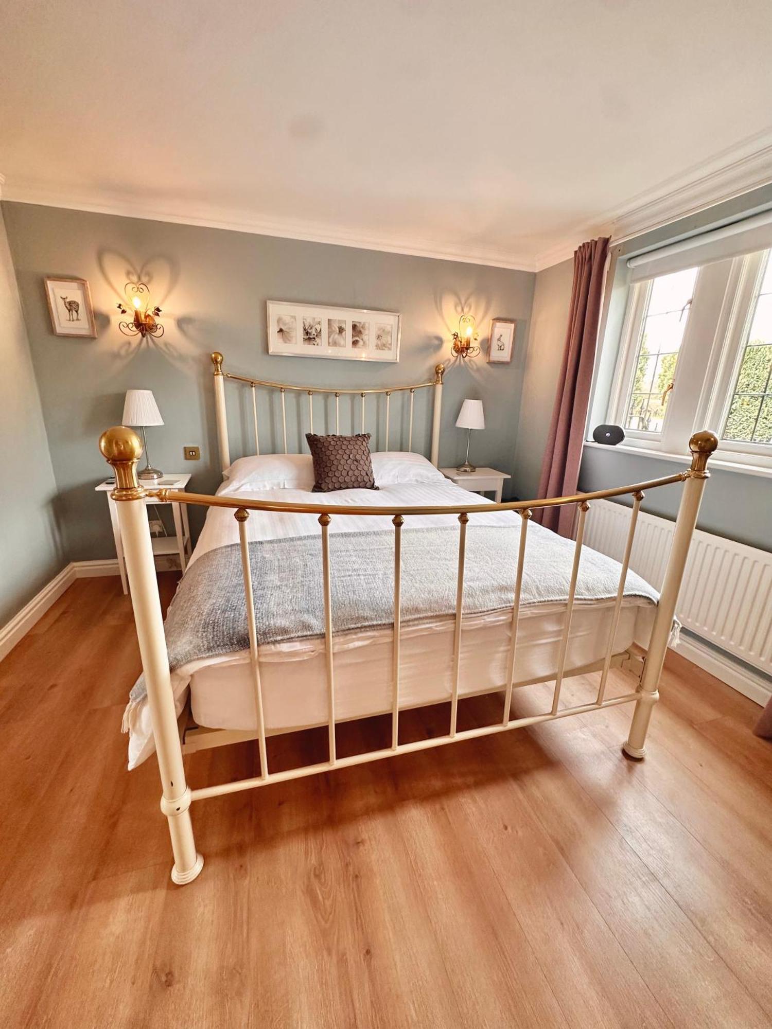 Briarwood Nr Manchester Airport/wilmslow Holiday home *